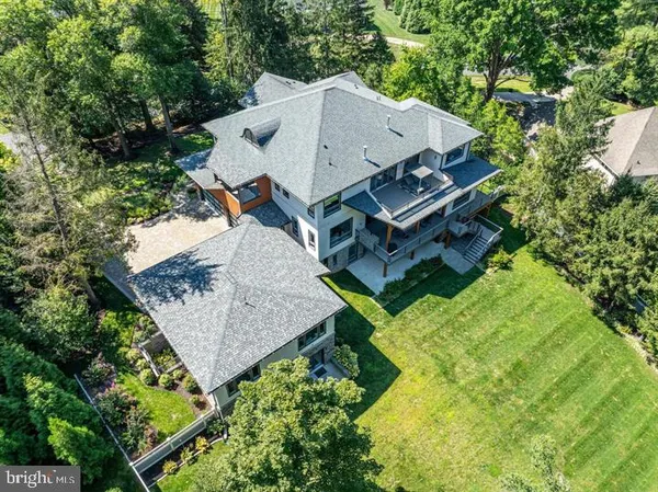 $3,999,000 | 9604 Pembroke Place, Vienna, VA 22182