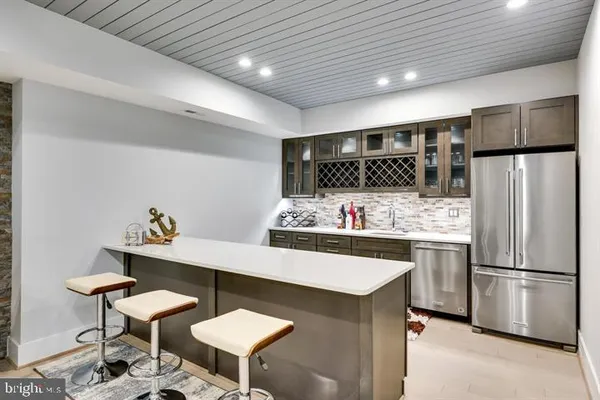 $3,999,000 | 9604 Pembroke Place, Vienna, VA 22182