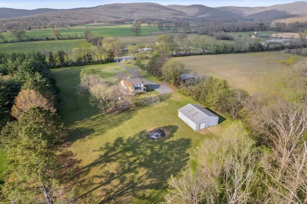 8266 Sewanee Highway, Cowan, TN 37318