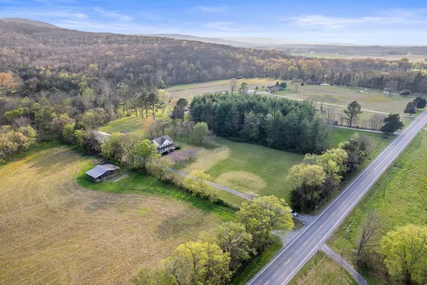 8266 Sewanee Highway, Cowan, TN 37318