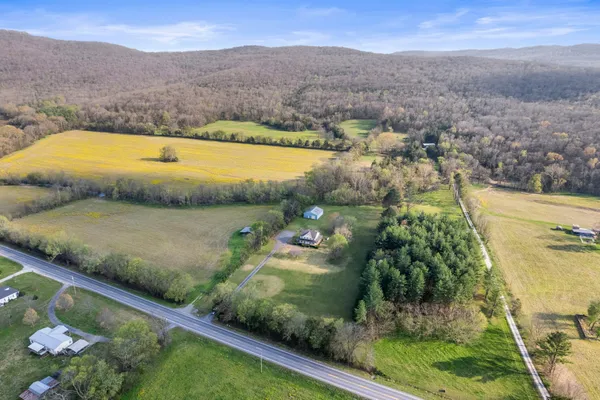 8266 Sewanee Highway, Cowan, TN 37318