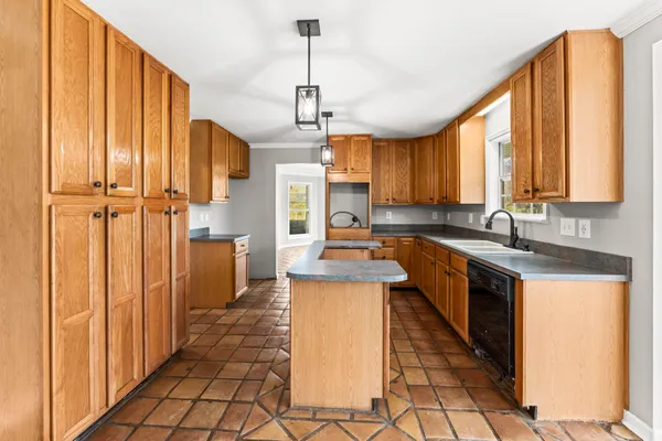 8266 Sewanee Highway, Cowan, TN 37318