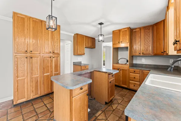 8266 Sewanee Highway, Cowan, TN 37318