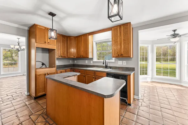 8266 Sewanee Highway, Cowan, TN 37318