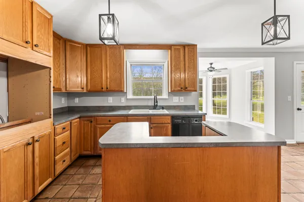 8266 Sewanee Highway, Cowan, TN 37318