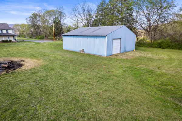 8266 Sewanee Highway, Cowan, TN 37318