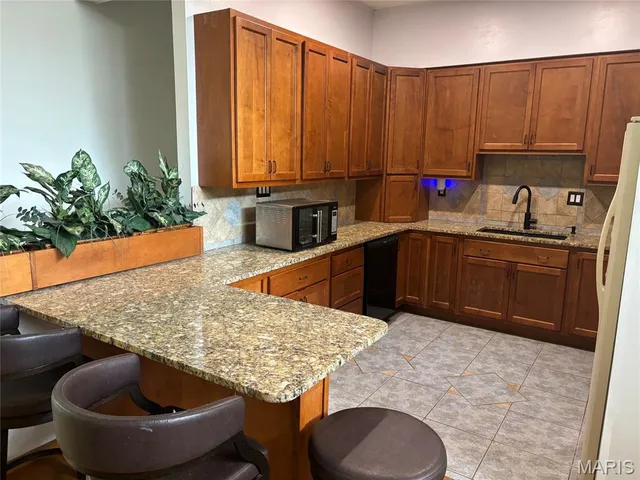 $275,000 | 20 Hilldale Drive, Belleville, IL 62223