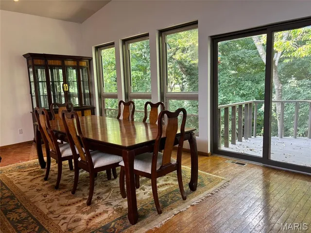 $275,000 | 20 Hilldale Drive, Belleville, IL 62223