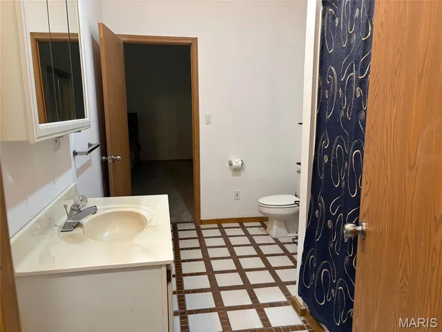 $275,000 | 20 Hilldale Drive, Belleville, IL 62223