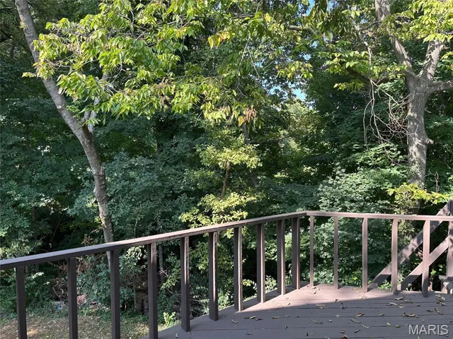 $275,000 | 20 Hilldale Drive, Belleville, IL 62223