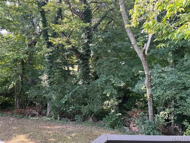 $275,000 | 20 Hilldale Drive, Belleville, IL 62223