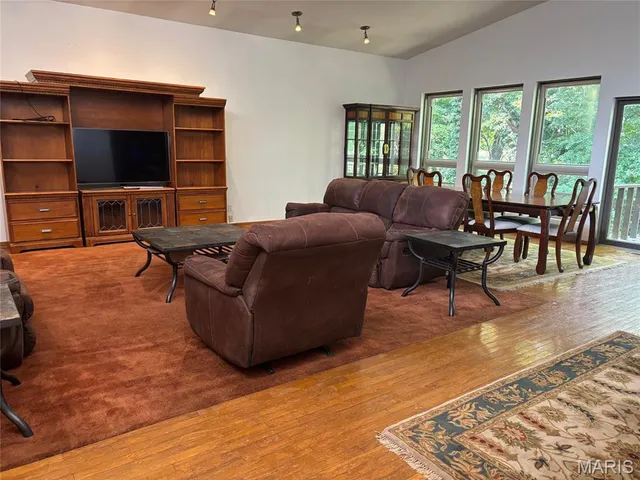 $275,000 | 20 Hilldale Drive, Belleville, IL 62223