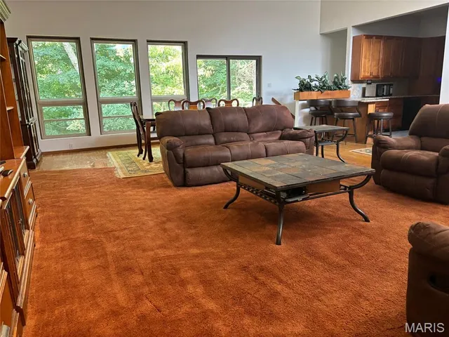 $275,000 | 20 Hilldale Drive, Belleville, IL 62223