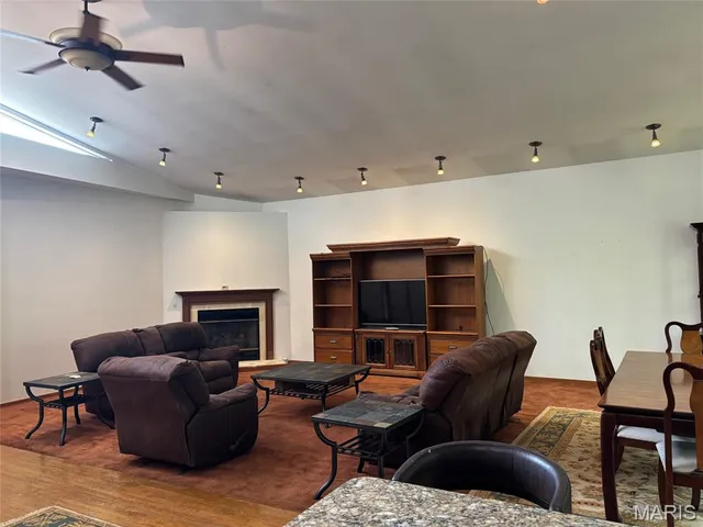 $275,000 | 20 Hilldale Drive, Belleville, IL 62223