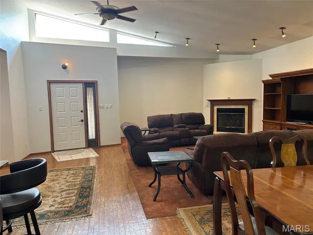 $275,000 | 20 Hilldale Drive, Belleville, IL 62223