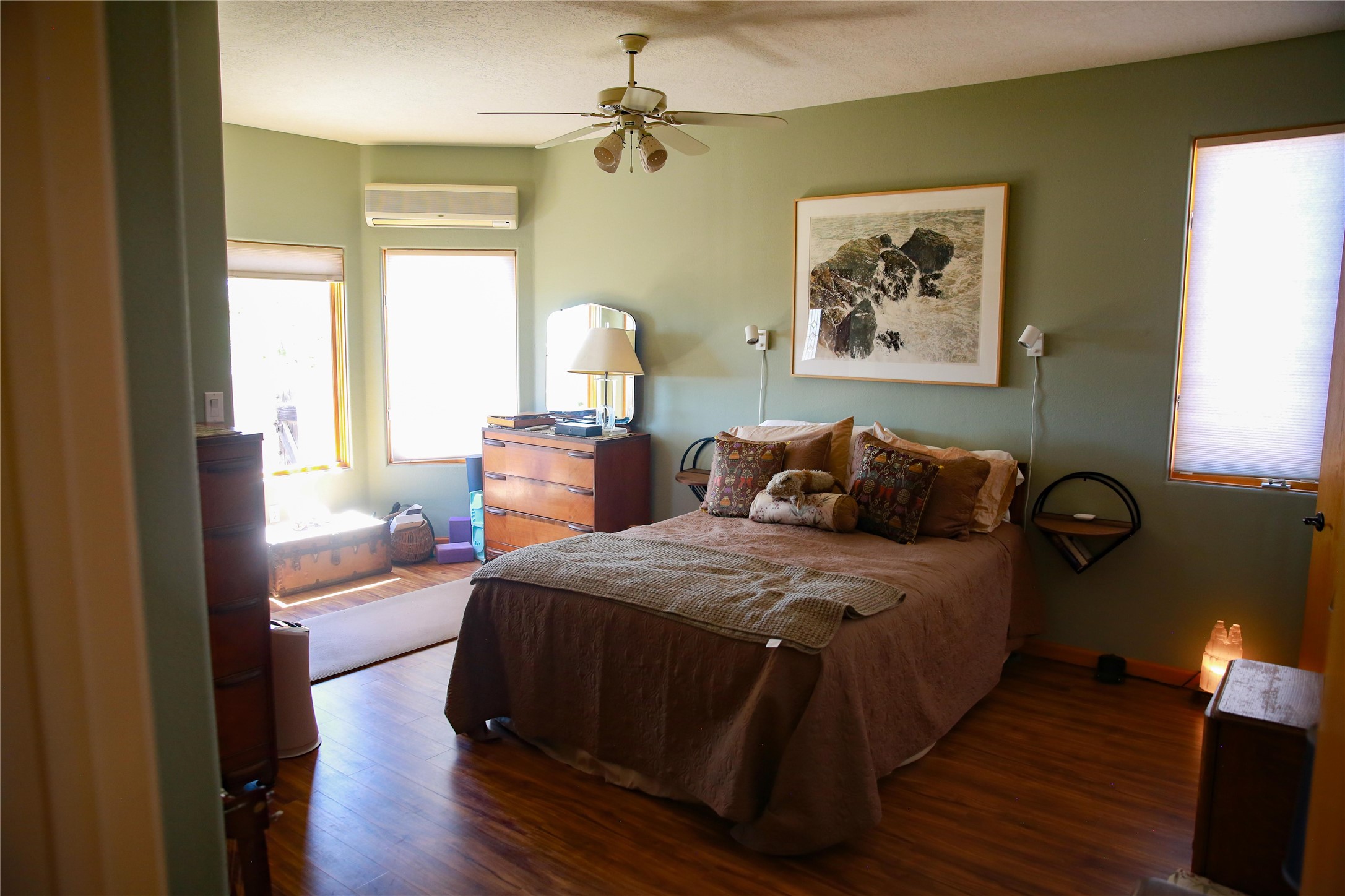 6 Palacio Road Santa Fe, NM 87508 - Photo 8 of 19 Master Bedroom with Bay window