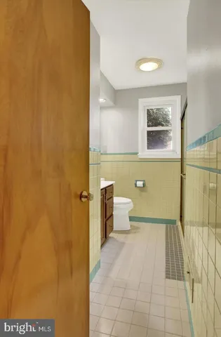 $1,950 | 117 East Maplewood Avenue, Mechanicsburg, PA 17055