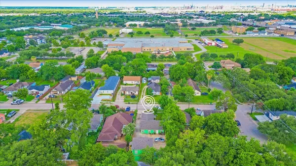 $285,000 | 305 Johnson Street, Pasadena, TX 77506