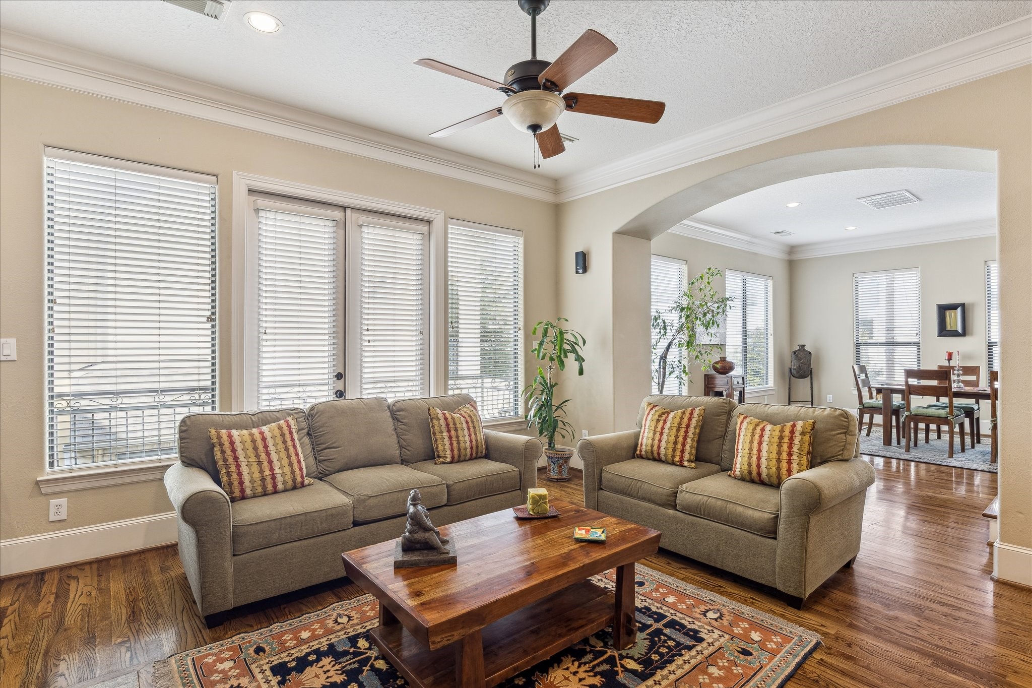 6311 Hamman Street, Unit A Houston, TX 77007 - Photo 11 of 30 a living room with furniture and a large window