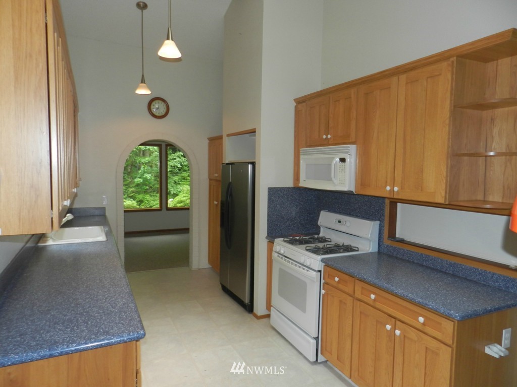 4105 Ridgewood Avenue Bellingham, WA 98229 - Photo 3 of 15 Gallery Image 3