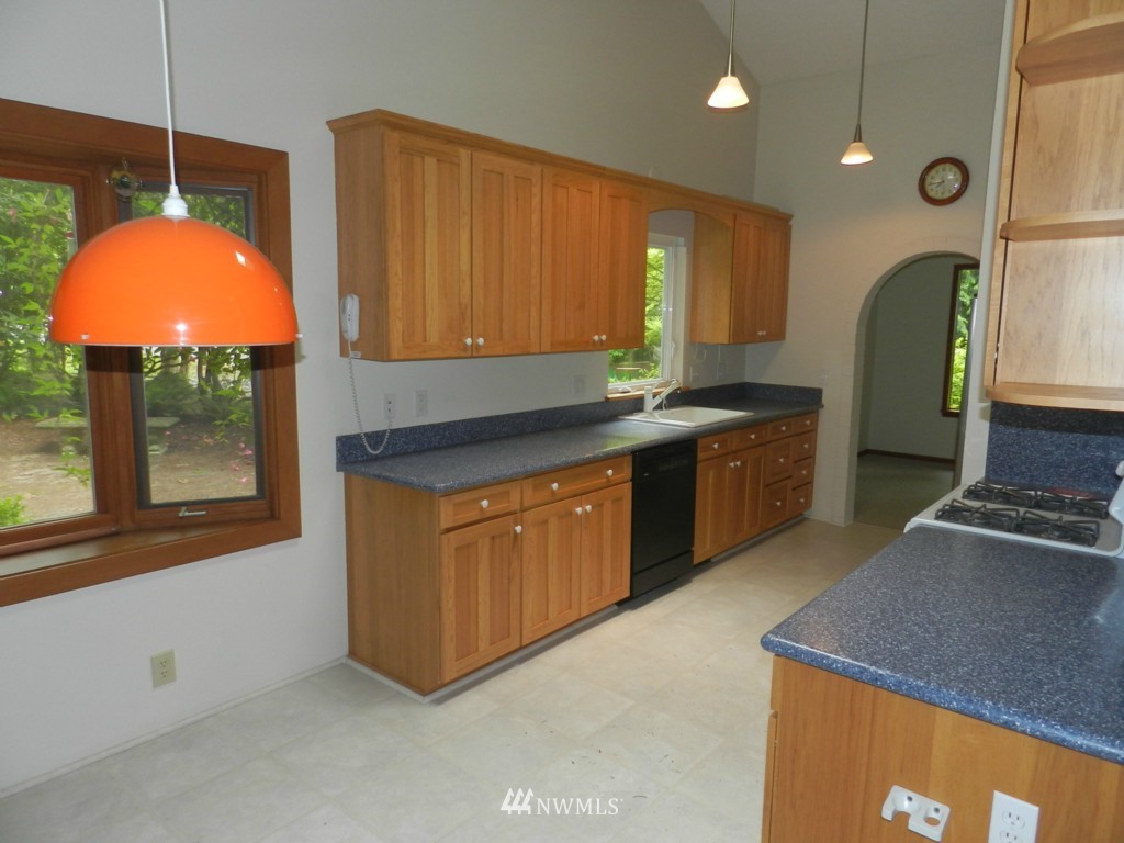 4105 Ridgewood Avenue Bellingham, WA 98229 - Photo 4 of 15 Gallery Image 4