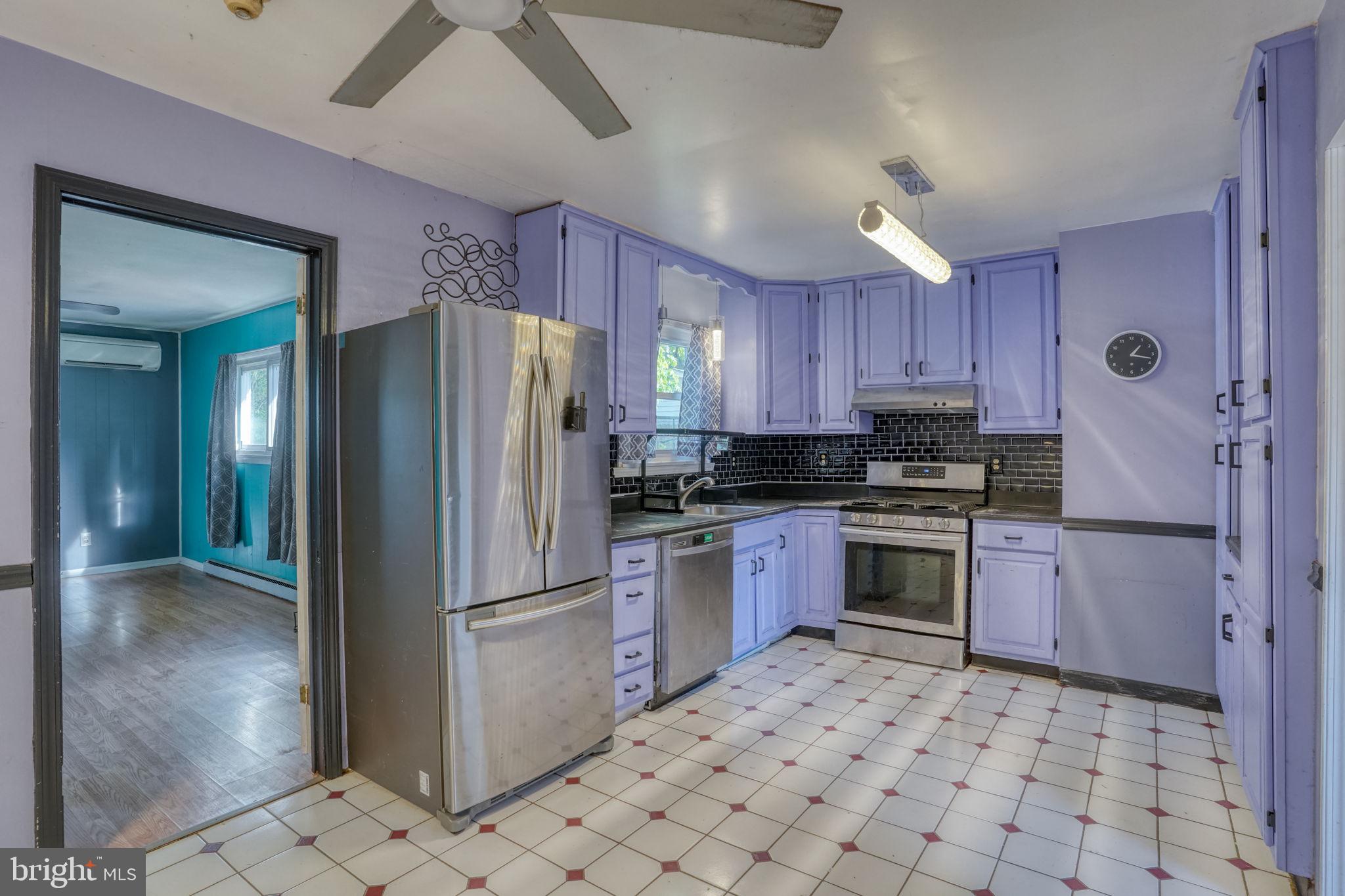 121 Flintlock Road Newark, DE 19713 - Photo 22 of 48 Kitchen with Breakfast room