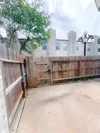 $136,822 | 17497 Red Oak Drive, Unit 7497, Houston, TX 77090