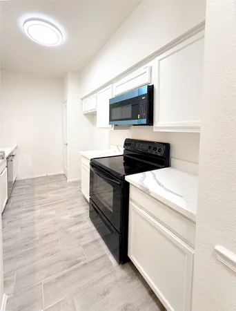 $136,822 | 17497 Red Oak Drive, Unit 7497, Houston, TX 77090