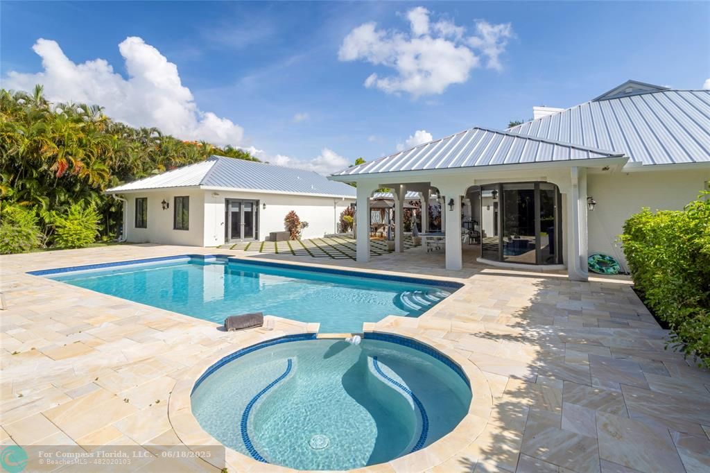 6901 Holatee Trail Southwest Ranches, FL 33330 - Photo 32 of 45 a view of a house with swimming pool and sitting area