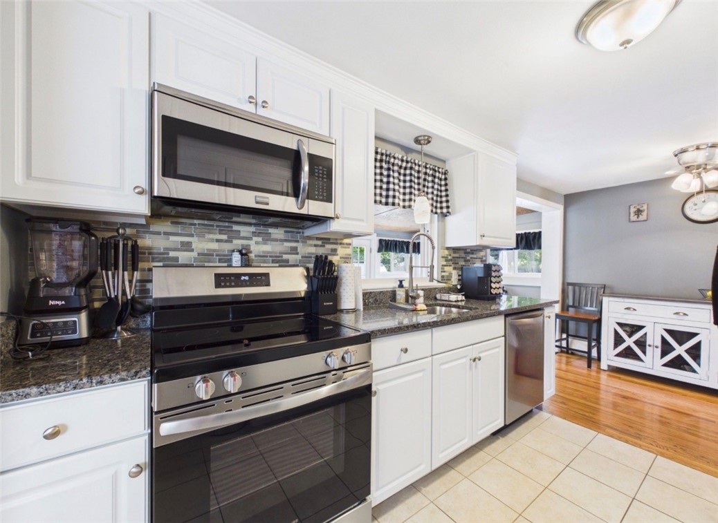185 Vineyard Road Warwick, RI 02889 - Photo 9 of 20