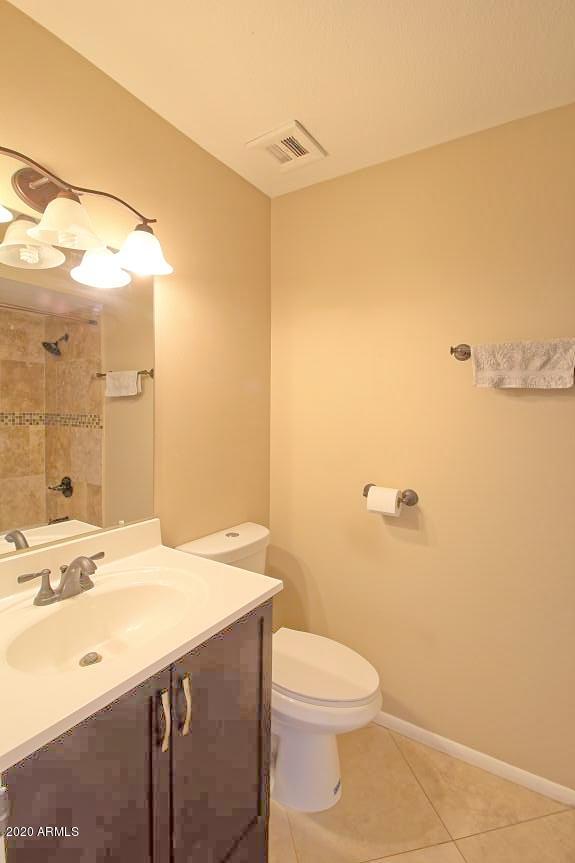 4254 East Apollo Road Phoenix, AZ 85042 - Photo 13 of 18 hall bath 2