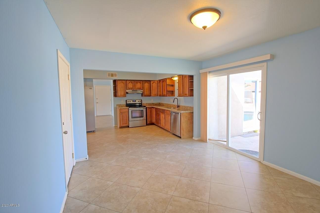 4254 East Apollo Road Phoenix, AZ 85042 - Photo 6 of 18 great room