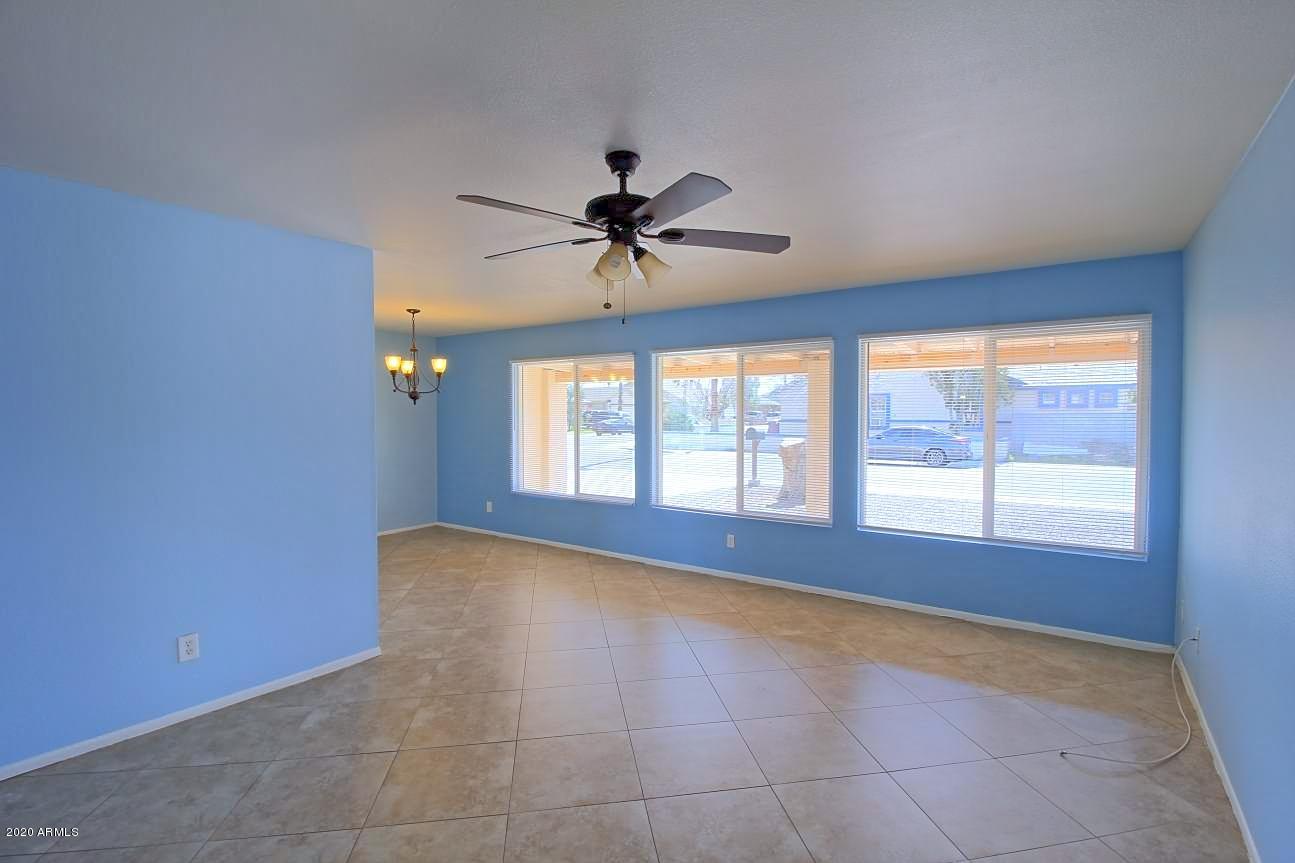 4254 East Apollo Road Phoenix, AZ 85042 - Photo 7 of 18 living room 1