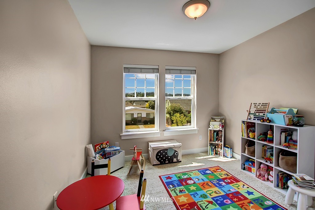 232 Wells Avenue North Renton, WA 98057 - Photo 15 of 17 Gallery Image 15