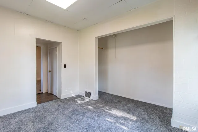 $54,900 | 407 West Martin Street, Abingdon, IL 61410