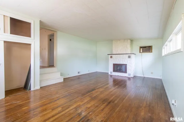 $54,900 | 407 West Martin Street, Abingdon, IL 61410