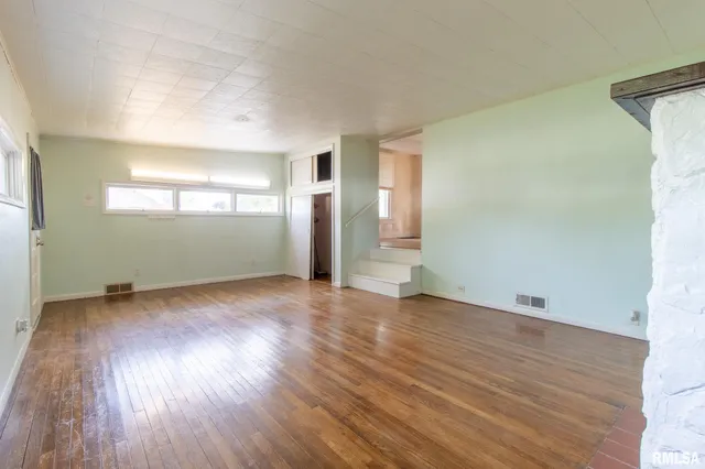 $54,900 | 407 West Martin Street, Abingdon, IL 61410