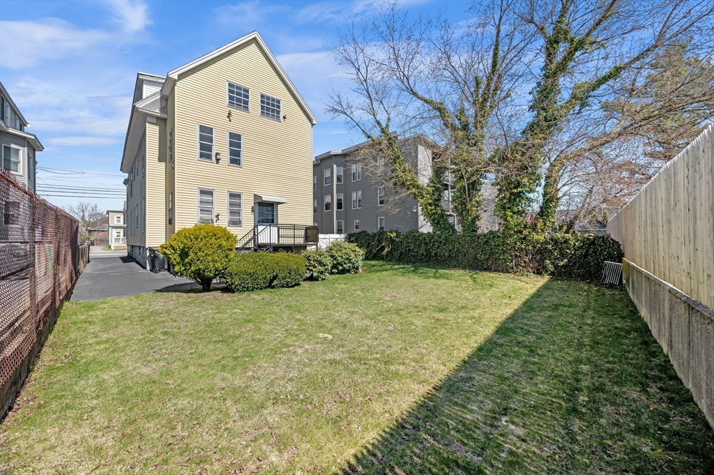 39 Mason Street Salem, MA 01970 - Photo 3 of 42