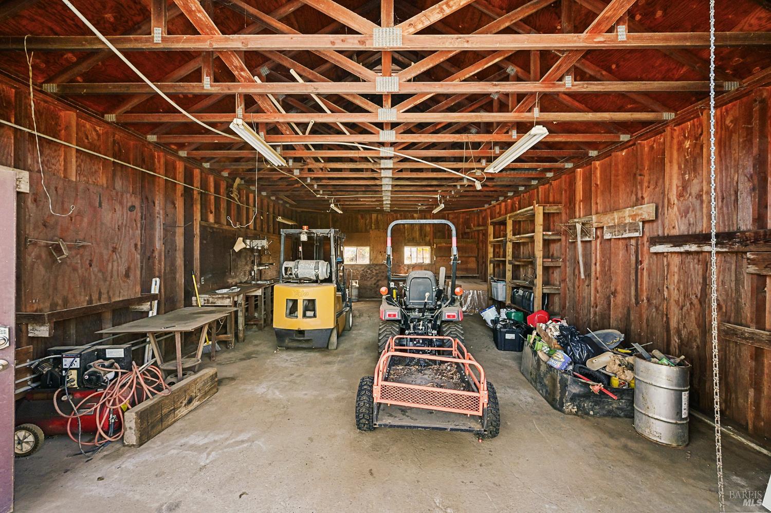 5143 Dry Creek Road Healdsburg, CA 95448 - Photo 33 of 85 a view of a room with gym equipment