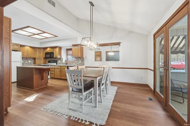 $259,900 | 723 Pinehurst Drive, Fort Wayne, IN 46815