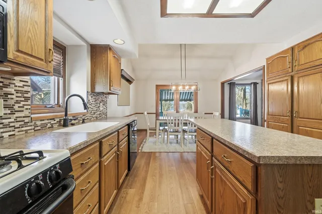 $259,900 | 723 Pinehurst Drive, Fort Wayne, IN 46815