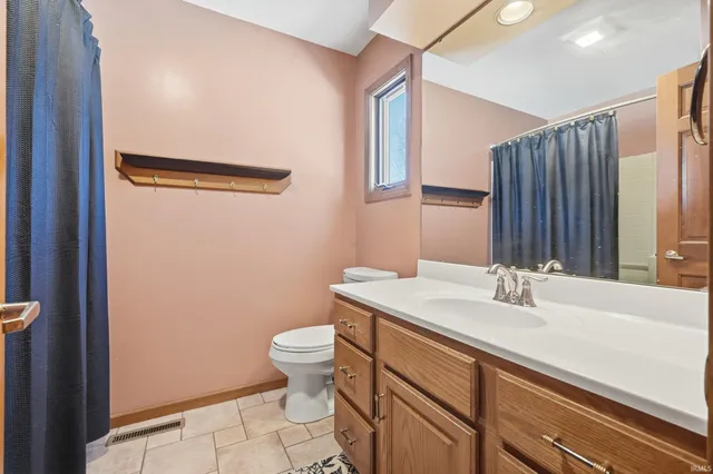 $259,900 | 723 Pinehurst Drive, Fort Wayne, IN 46815