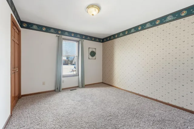 $259,900 | 723 Pinehurst Drive, Fort Wayne, IN 46815