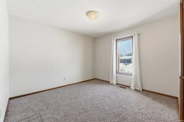 $259,900 | 723 Pinehurst Drive, Fort Wayne, IN 46815