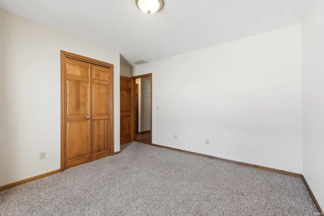 $259,900 | 723 Pinehurst Drive, Fort Wayne, IN 46815