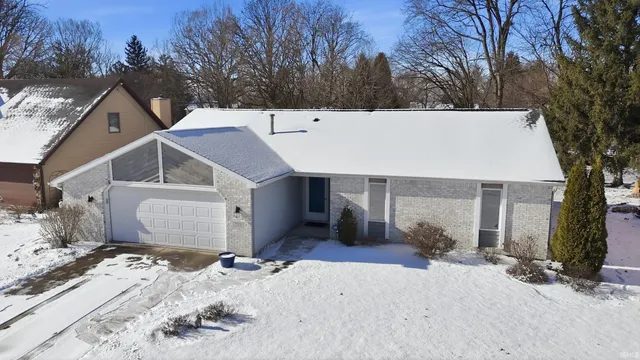 $259,900 | 723 Pinehurst Drive, Fort Wayne, IN 46815