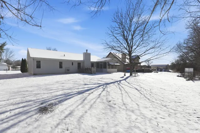 $259,900 | 723 Pinehurst Drive, Fort Wayne, IN 46815