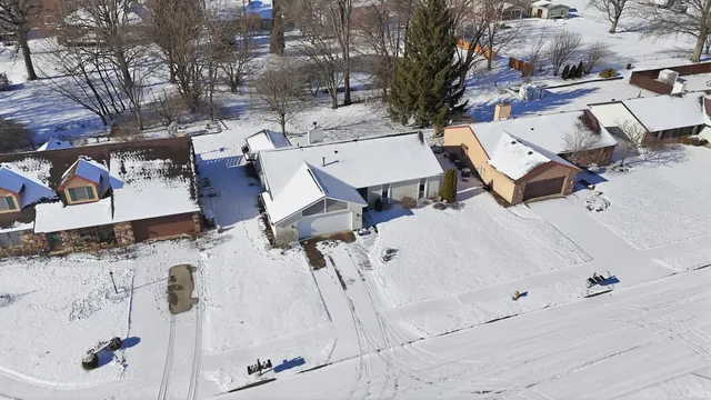 $259,900 | 723 Pinehurst Drive, Fort Wayne, IN 46815