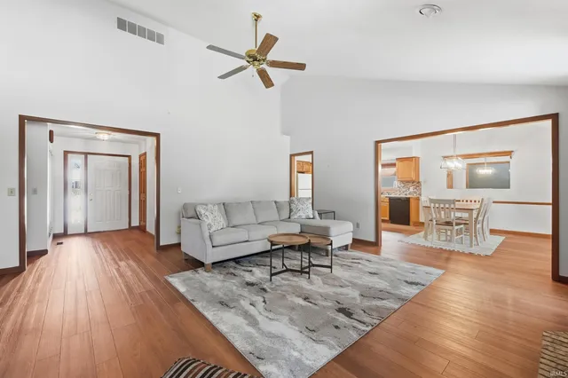 $259,900 | 723 Pinehurst Drive, Fort Wayne, IN 46815