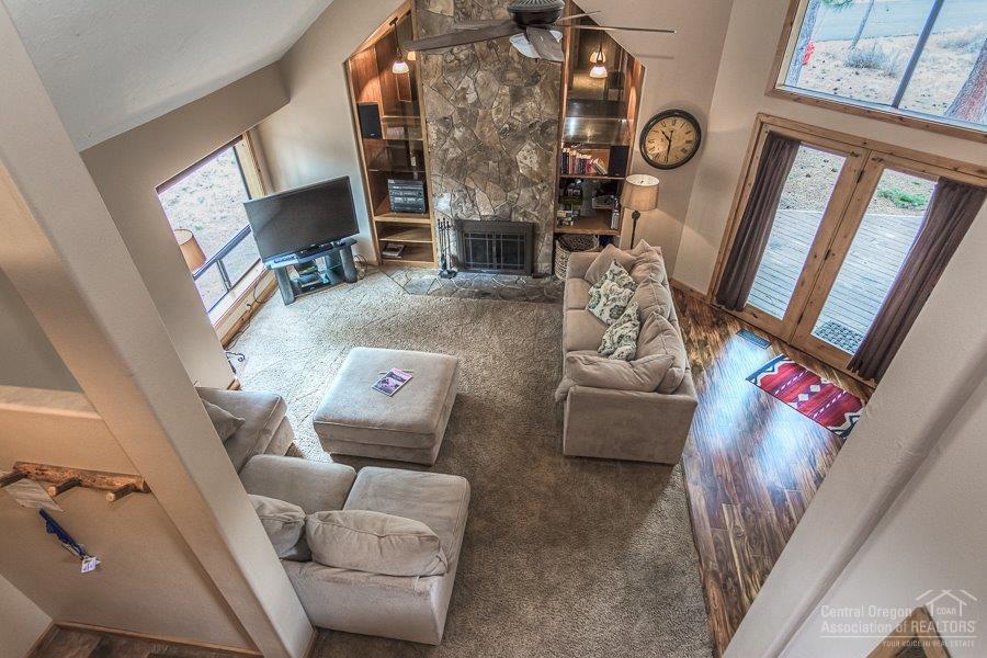 18138 Modoc Lane Sunriver, OR 97707 - Photo 5 of 25 New carpet and beautiful wood floors giv